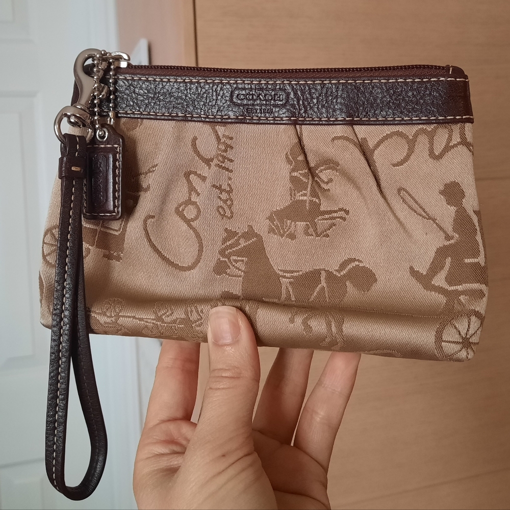 Authentic COACH wristlet